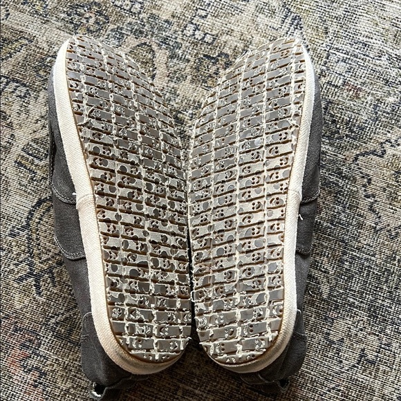 Sanuk Men's Gray Casual Shoes - Picture 6 of 7